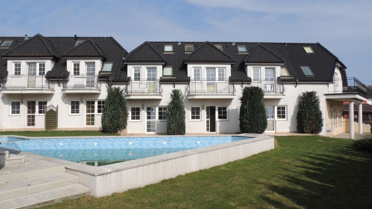 Europa Apartamenty เชซัช ภายนอก รูปภาพ