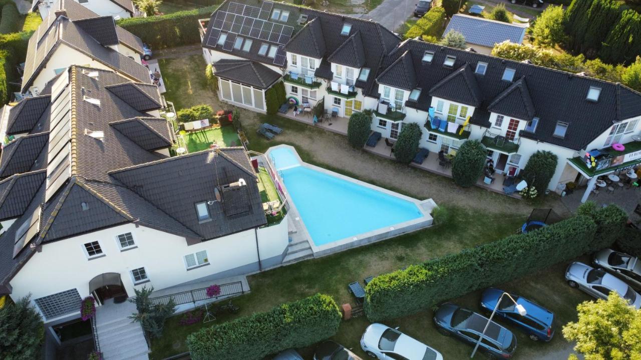 Europa Apartamenty เชซัช ภายนอก รูปภาพ
